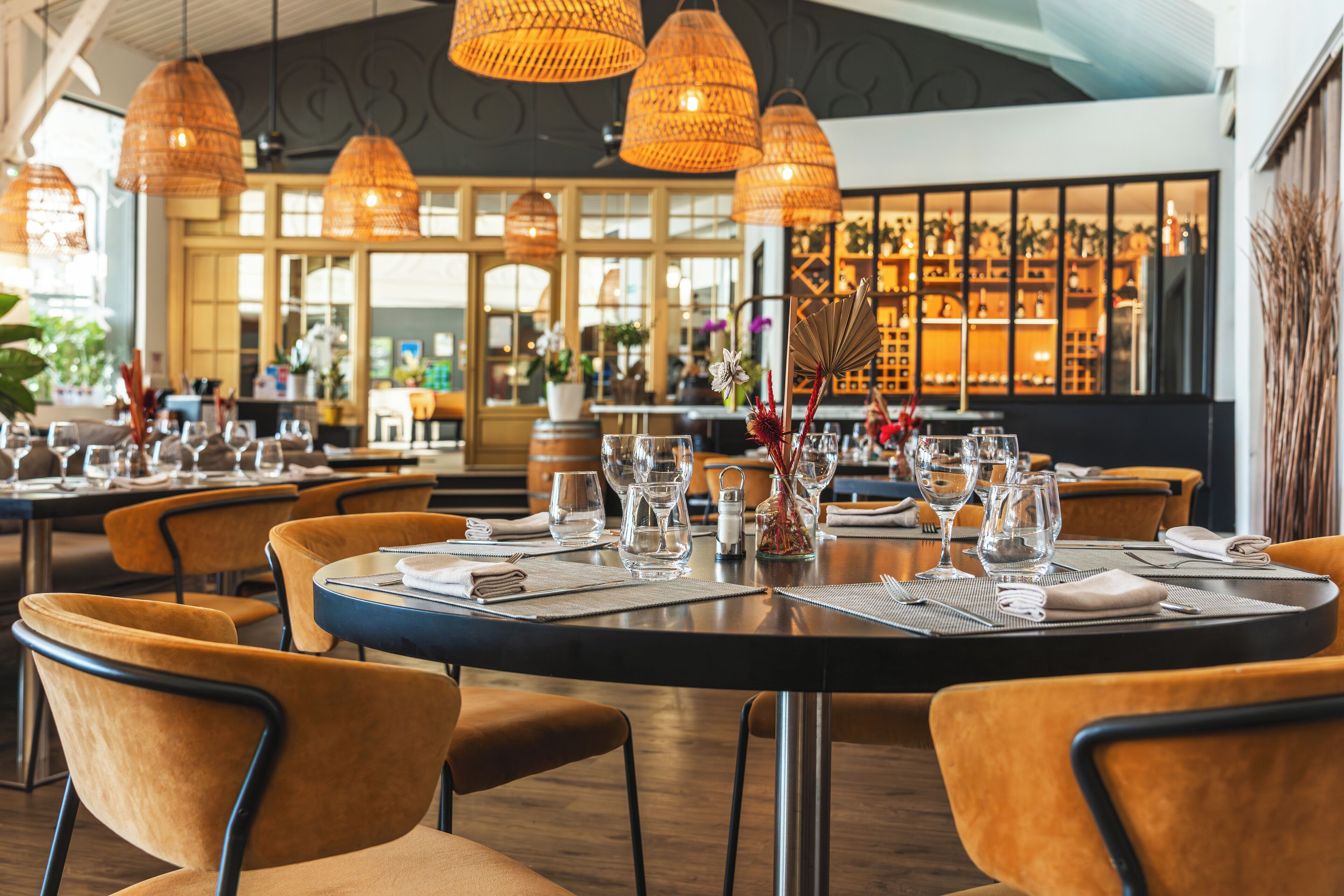 lunch, dinner served; french cuisine, al fresco dining