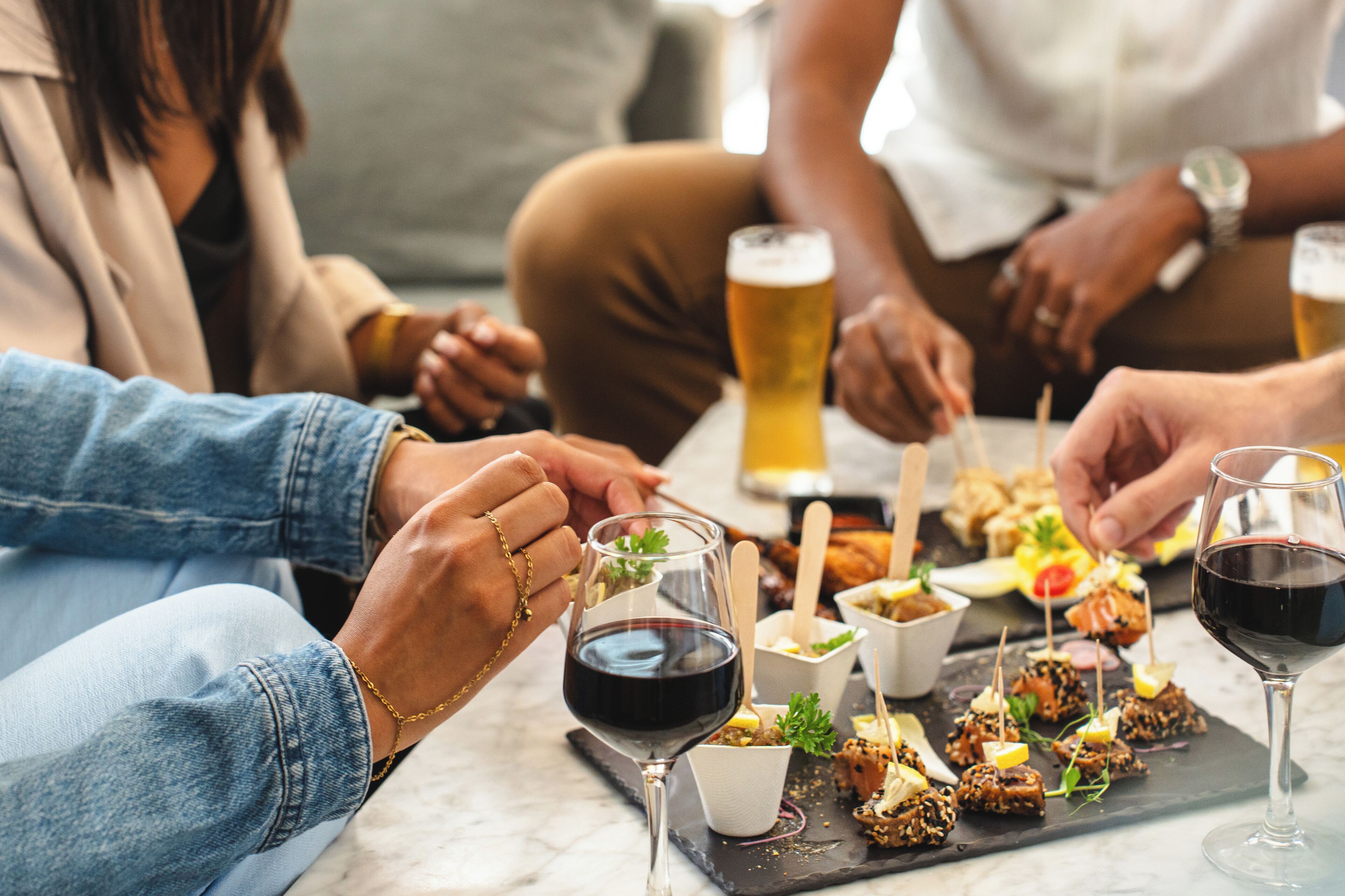 lobby lounge, poolside views
