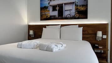 Family Room, 1 Queen Bed with Sofa bed, Balcony, Ocean View | Minibar, in-room safe, desk, laptop workspace