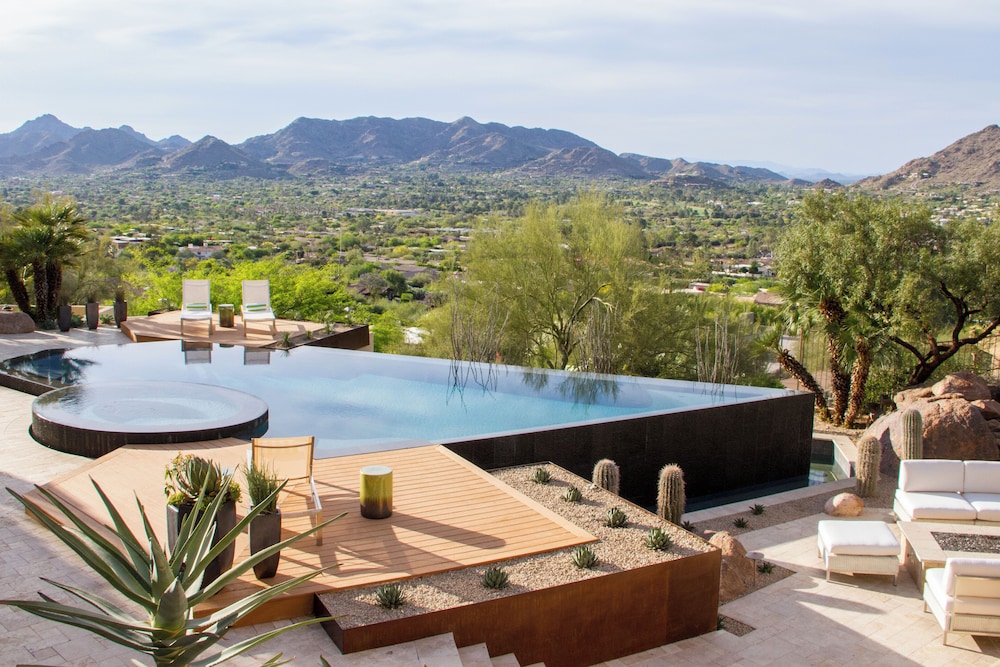 Sanctuary Camelback Mountain, A Gurney's Resort & Spa by null