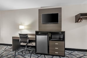 Room, 2 Queen Beds, Smoking | Room amenity