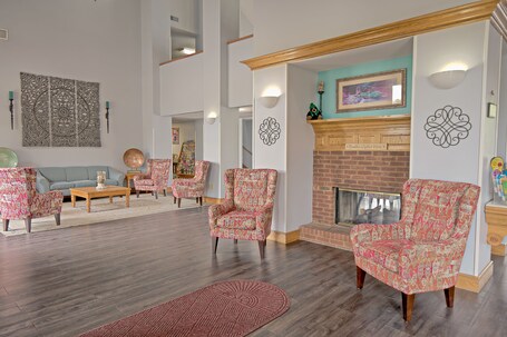 All Season Suites - Image 37