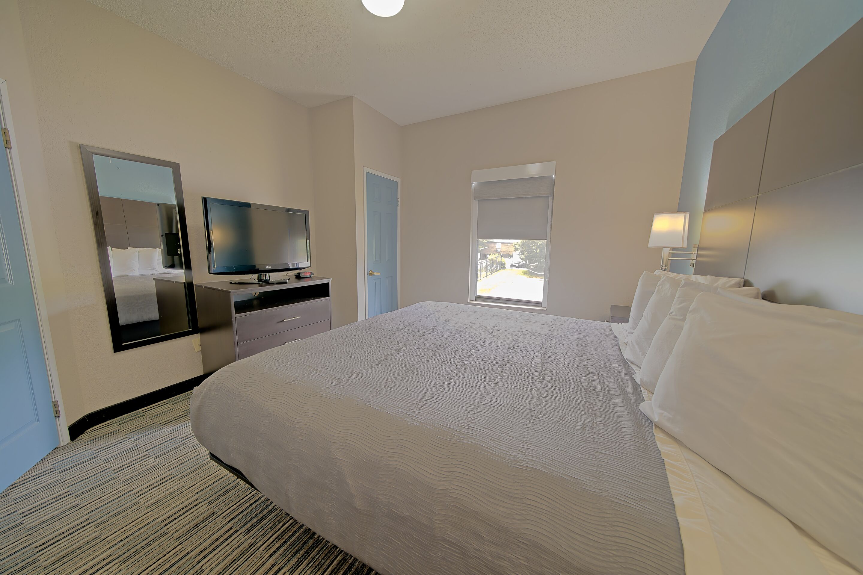 suite, 1 king bed with sofa bed | 1 bedroom, premium bedding, tempur-pedic beds, in-room safe