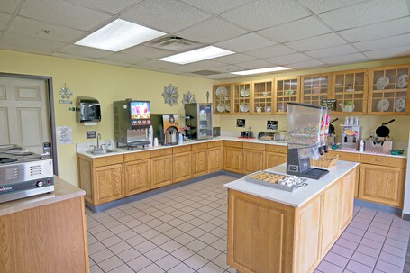 All Season Suites - Image 18