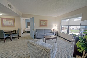 Suite, 2 Bedrooms, Non Smoking | Living area