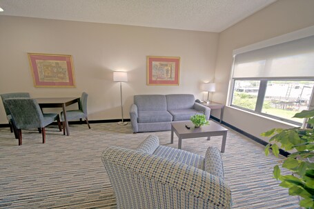 All Season Suites - Image 41
