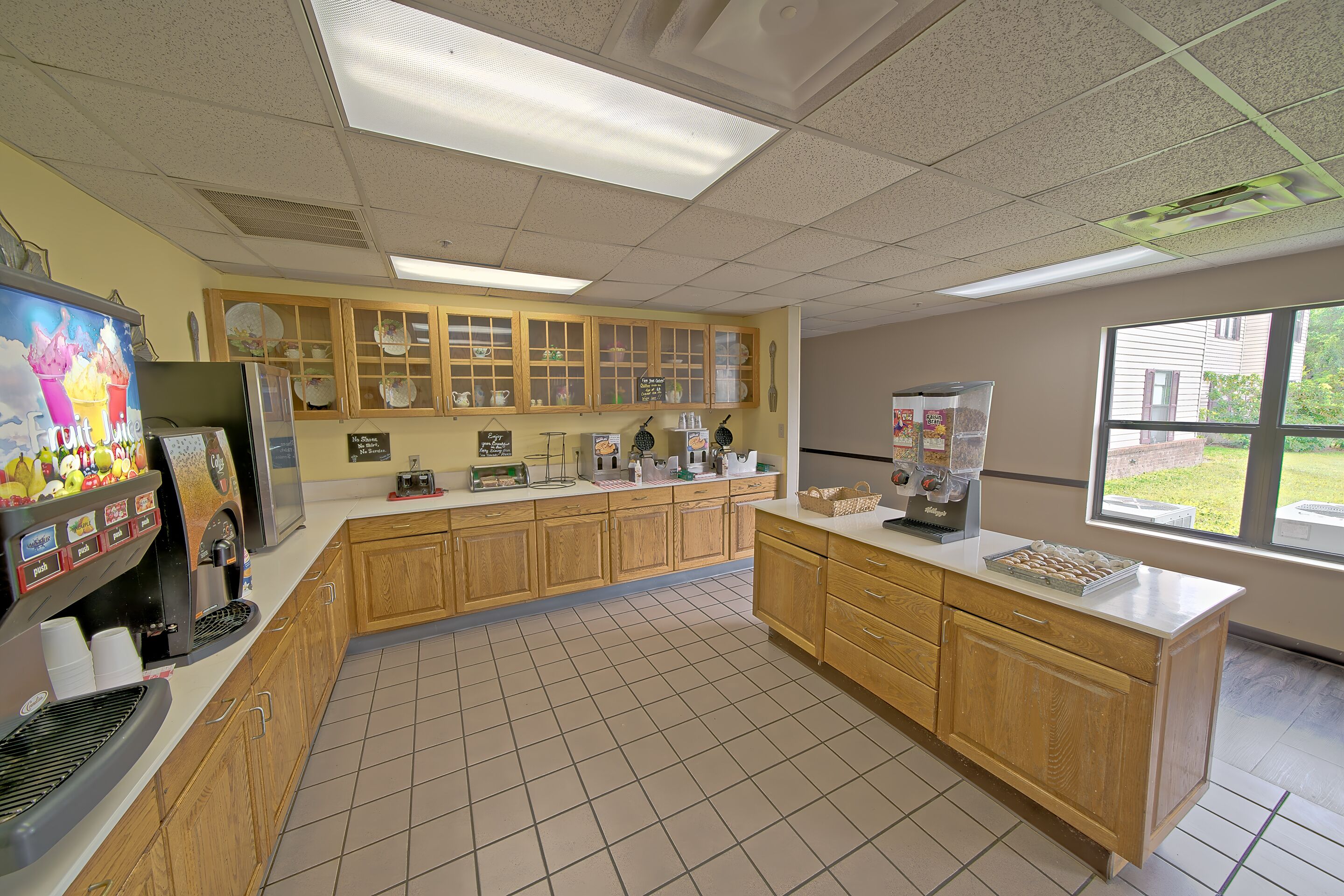 Free daily continental breakfast