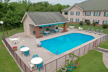 All Season Suites - Image 15