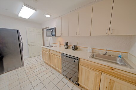 All Season Suites - Image 40