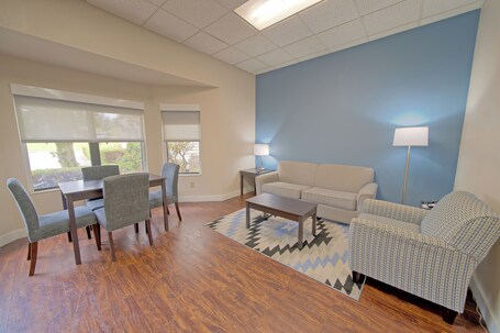 All Season Suites - Image 35