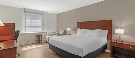 Habitación estándar, 1 cama de matrimonio grande, accesible para personas con discapacidad, bañera | Decoración individual, mobiliario individual, escritorio