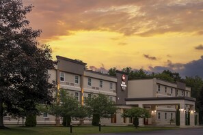 Exterior - Best Western Plus Brunswick Bath (Brunswick)
