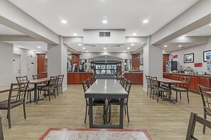 Free daily buffet breakfast - Best Western Plus Brunswick Bath (Brunswick)