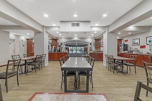 Free daily buffet breakfast