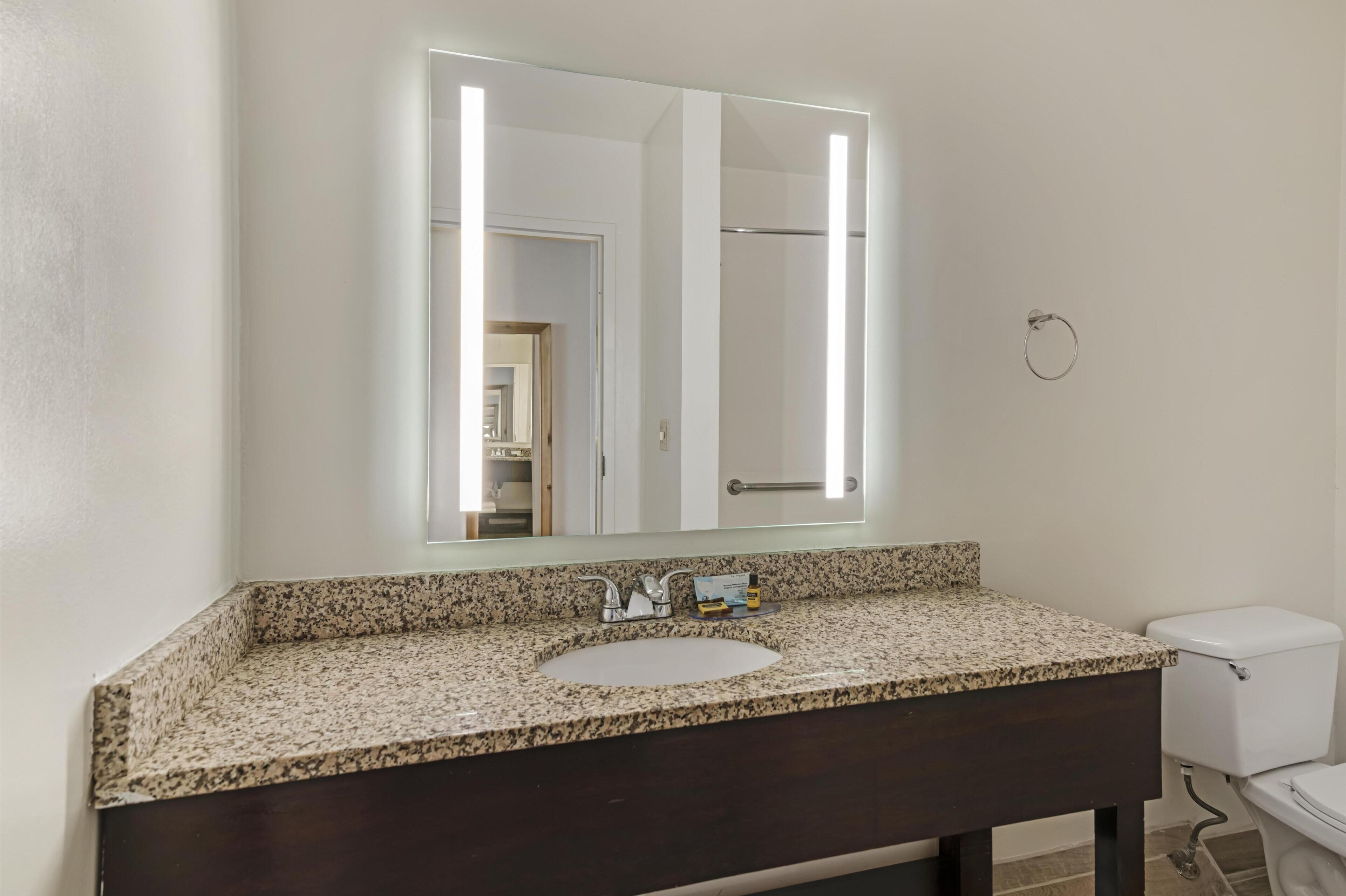 Standard Room, 2 Queen Beds, Non Smoking, Refrigerator & Microwave (Pet Friendly) | Bathroom | Combined shower/tub, free toiletries, hair dryer, towels