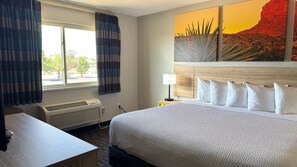 One-Bedroom Suite, 1 King Bed, Non Smoking | Desk, blackout drapes, iron/ironing board, WiFi (free) - Days Inn by Wyndham Rio Rancho (Rio Rancho)