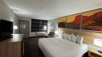 Standard Room, 1 King Bed | Desk, blackout drapes, iron/ironing board, free WiFi