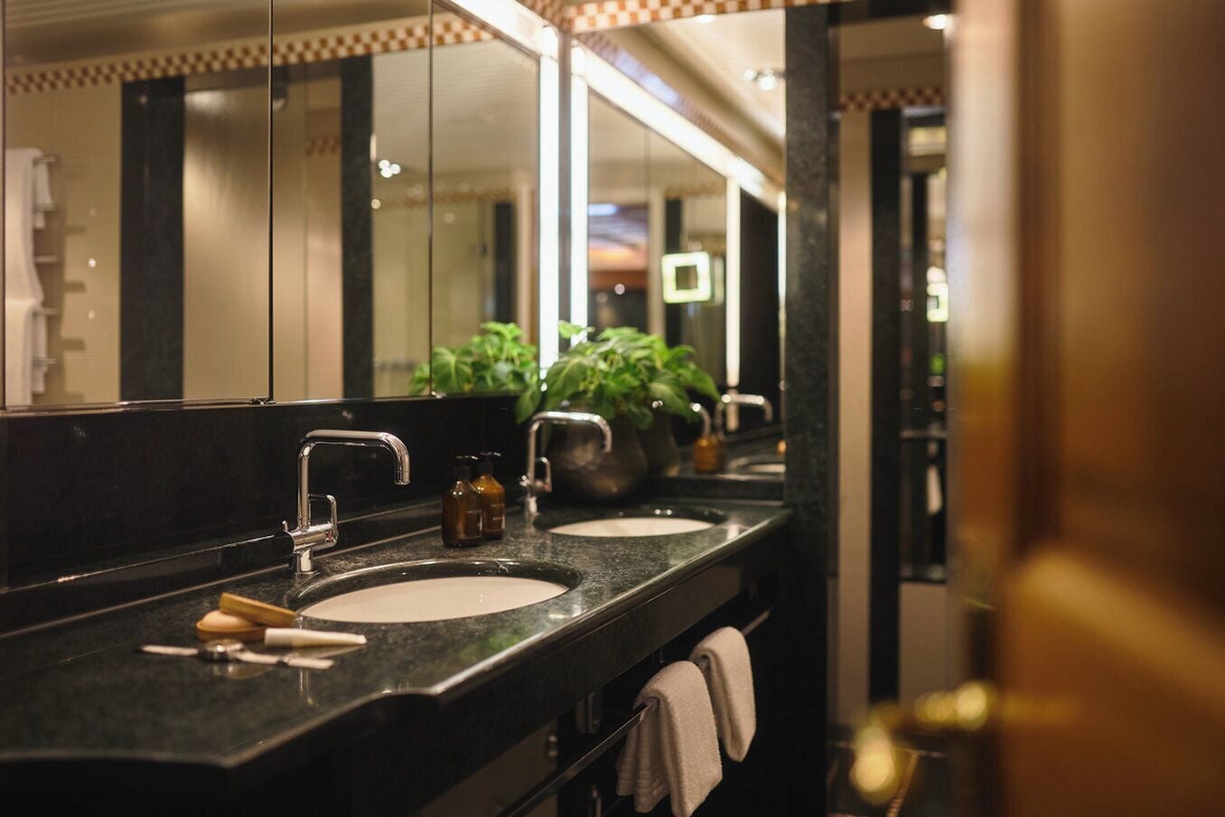 Photo - Widder Hotel - Zurichs Luxury Hideaway