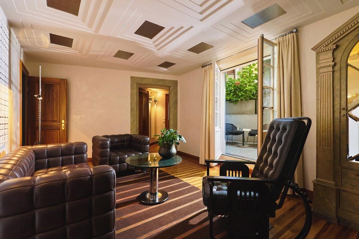 TV, DVD player, pay films