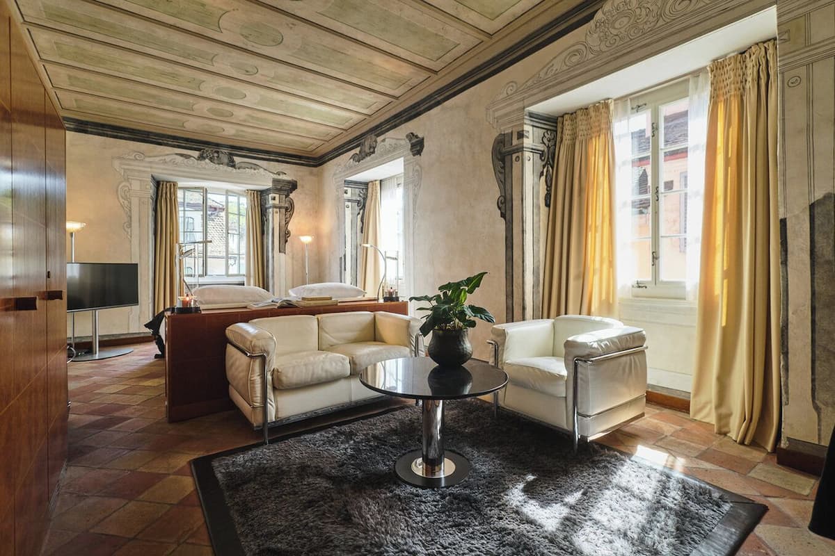 Téléviseur, lecteur de DVD, films payants