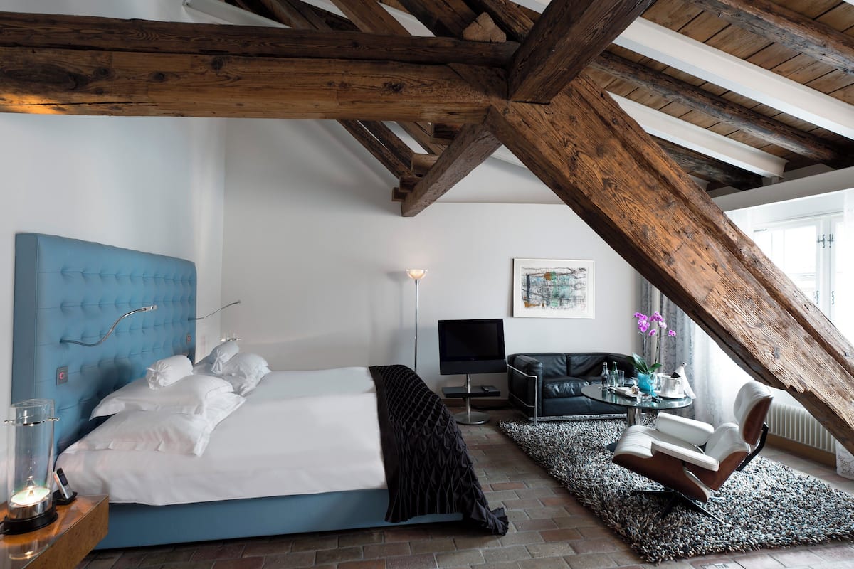 Deluxe Double Room | Property amenity