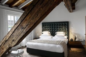 Courtyard Queen Room | 防过敏的被褥、迷你吧（备有免费物品）、客房内保险箱、特色装修