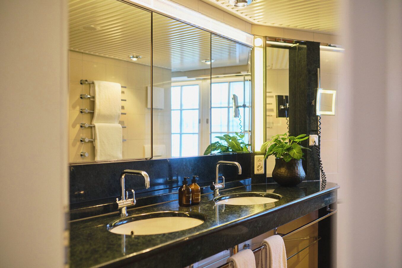 Photo - Widder Hotel - Zurichs Luxury Hideaway