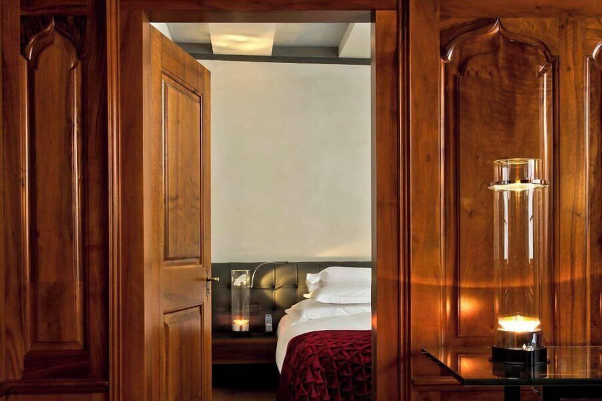Historic Suite | 1 bedroom, hypo-allergenic bedding, free minibar, in-room safe