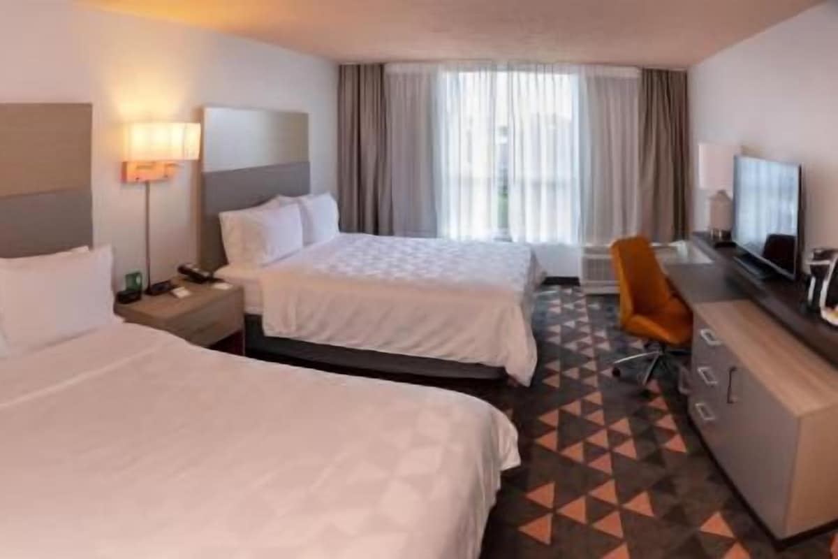 In-room safe, desk, iron/ironing board, WiFi (free)