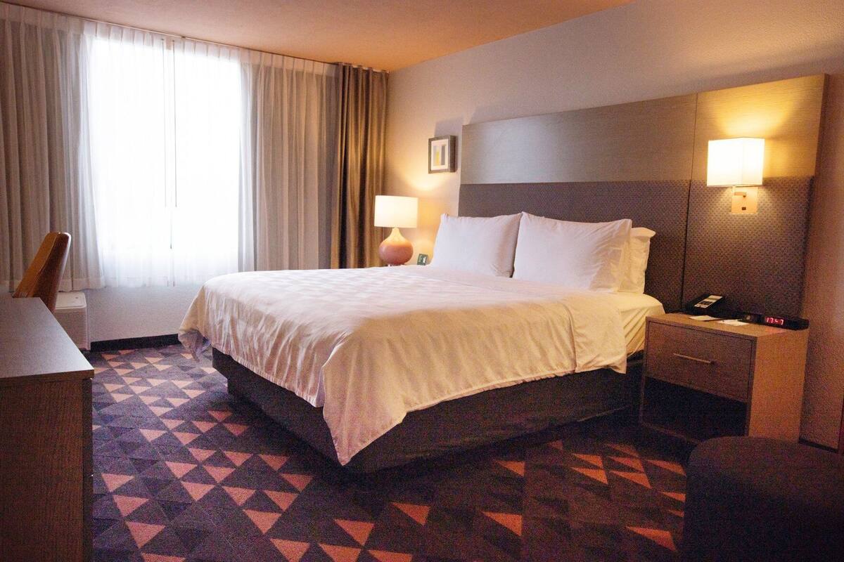 In-room safe, desk, iron/ironing board, WiFi (free)