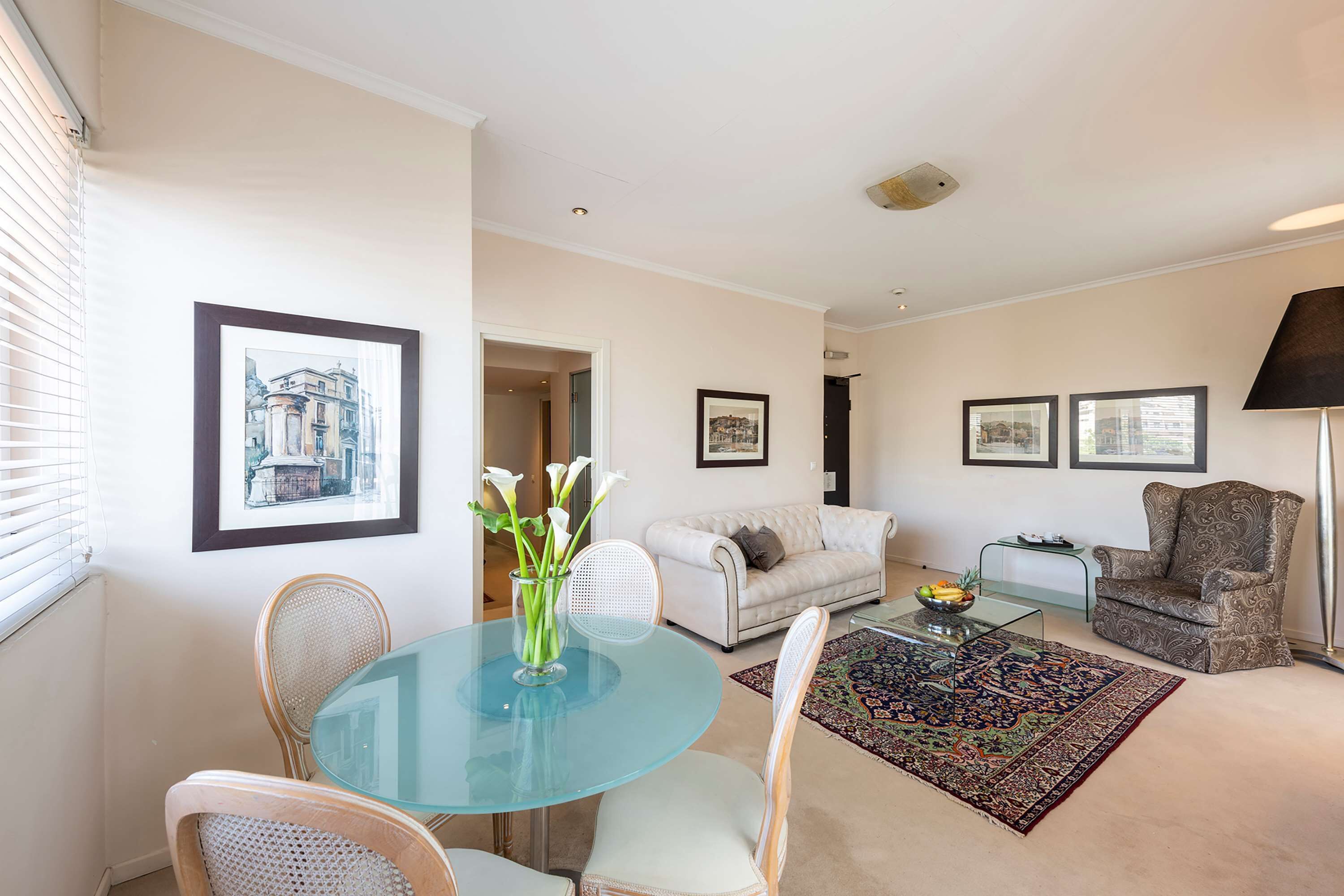 Foto - Best Western Plus Embassy Hotel