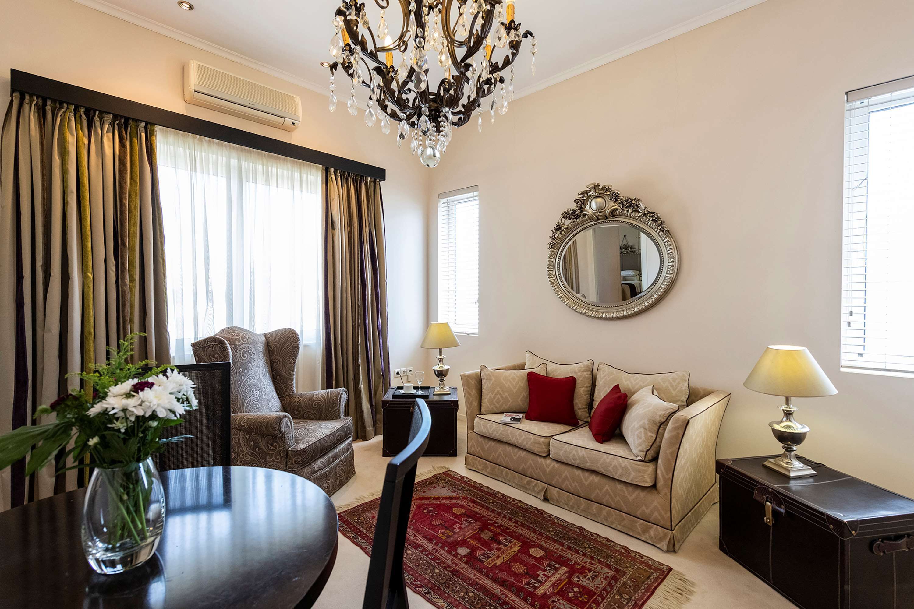 Foto - Best Western Plus Embassy Hotel