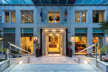 Exterior. Best Western Plus Embassy Hotel