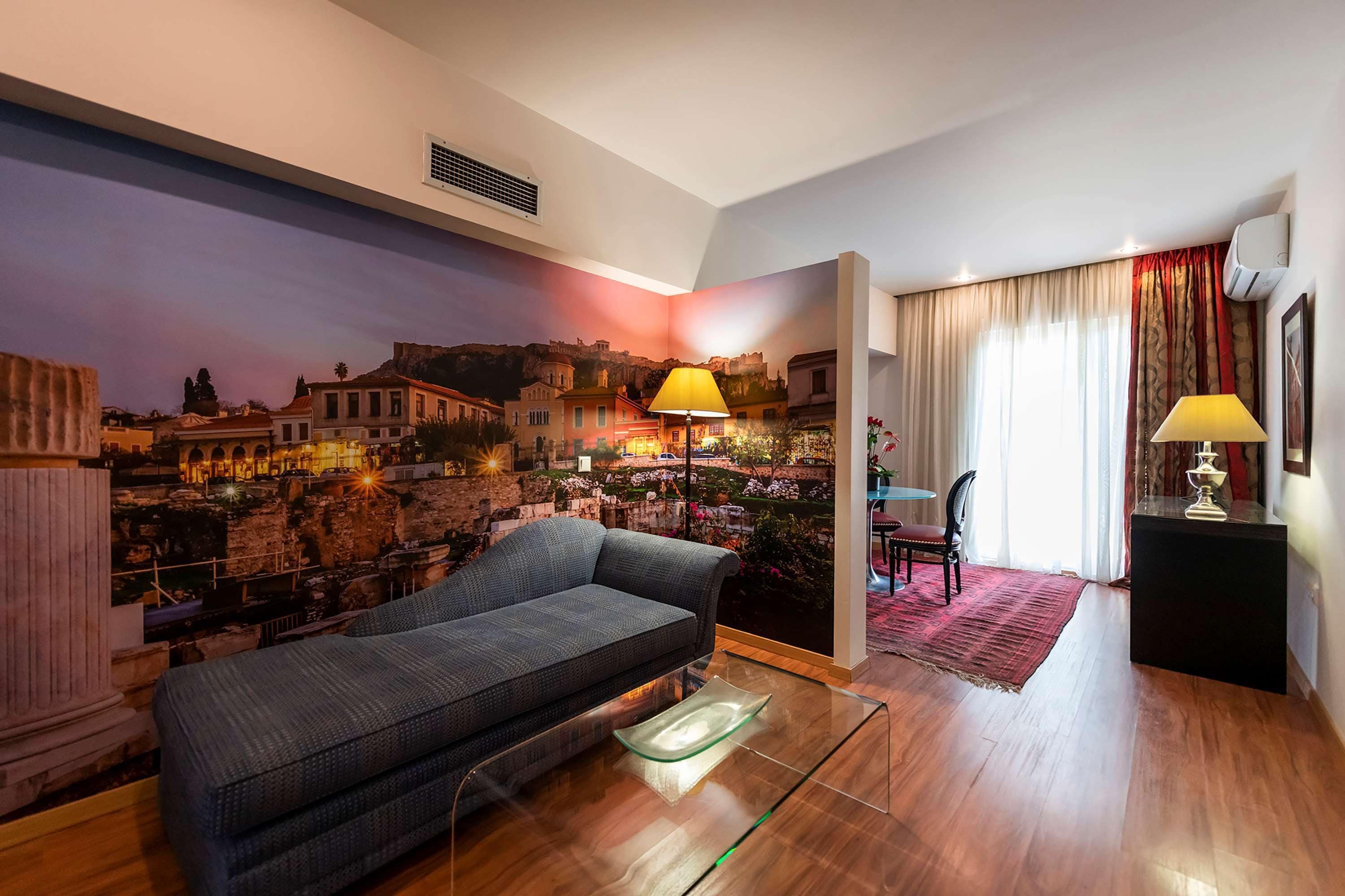 Foto - Best Western Plus Embassy Hotel