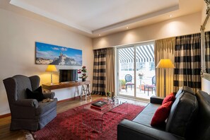 Seprai premium, tempat tidur Tempur-Pendic, minibar, dan brankas