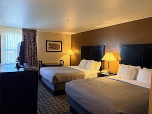 Desk, iron/ironing board, free cribs/infant beds, rollaway beds - Quality Inn Zion Park Area (Hurricane)