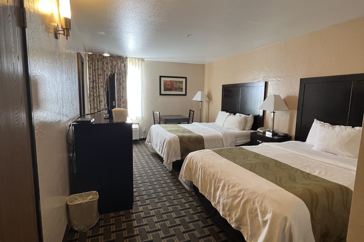 standard room, 2 queen beds, non smoking, mountain view | desk, iron/ironing board, free cots/infant beds, rollaway beds