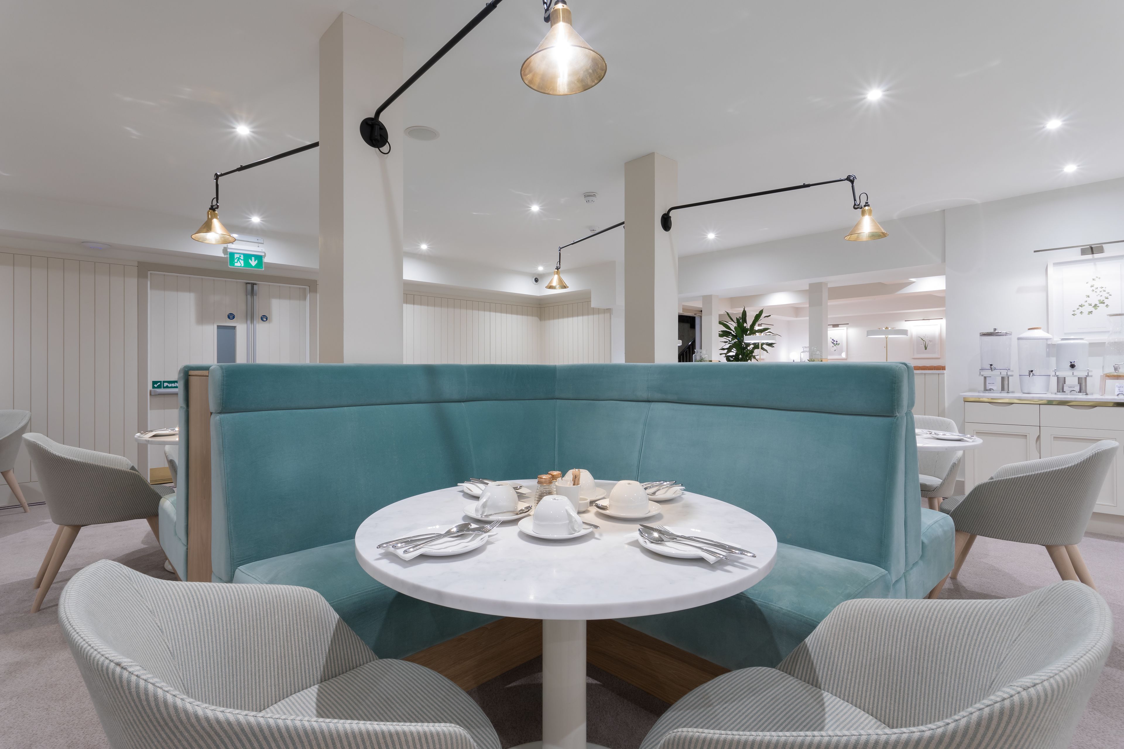 Komplett frokost hver dag (EUR 20.50 per person)