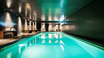 Piscine couverte, piscine extérieure