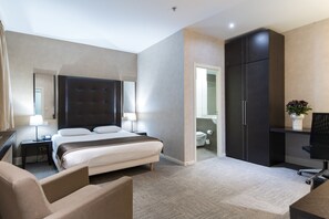 Business Double Room | In-room safe, desk, laptop workspace, soundproofing