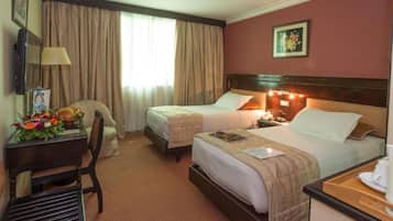 Minibar, in-room safe, laptop workspace, blackout drapes