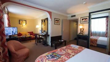 Minibar, in-room safe, laptop workspace, blackout curtains