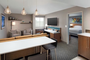 Premium bedding, in-room safe, desk, blackout drapes