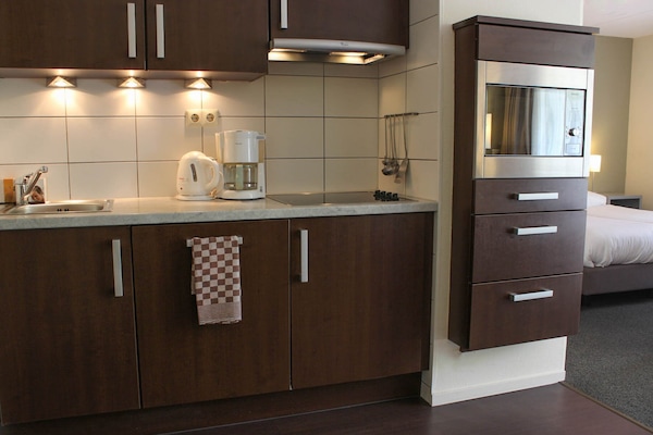 Apartment, 2 Bedrooms | Dapur peribadi | Kerusi tinggi