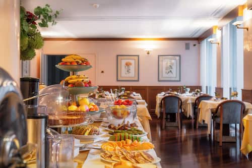 Daily buffet breakfast for a fee