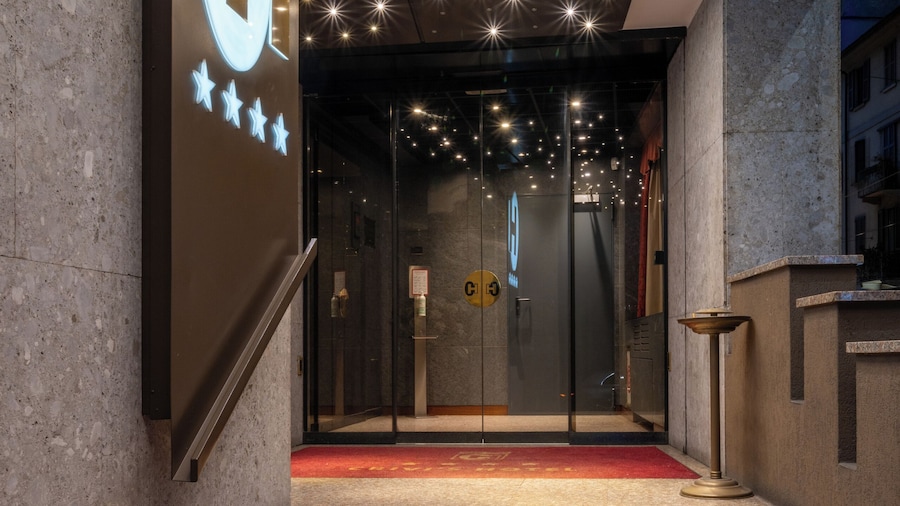Hotel Crivi's