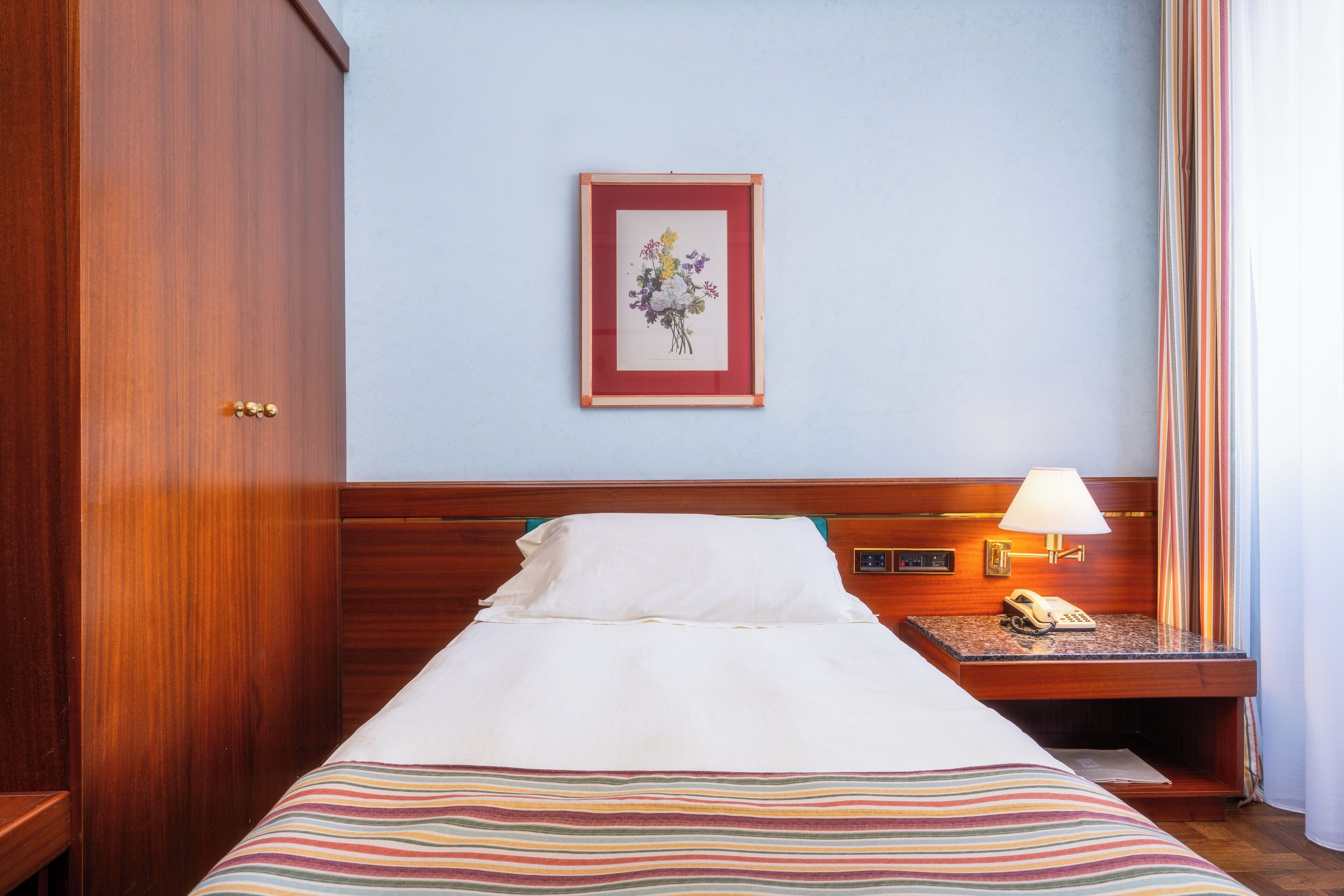 business single room | 1 bedroom, down duvets, select comfort beds, minibar