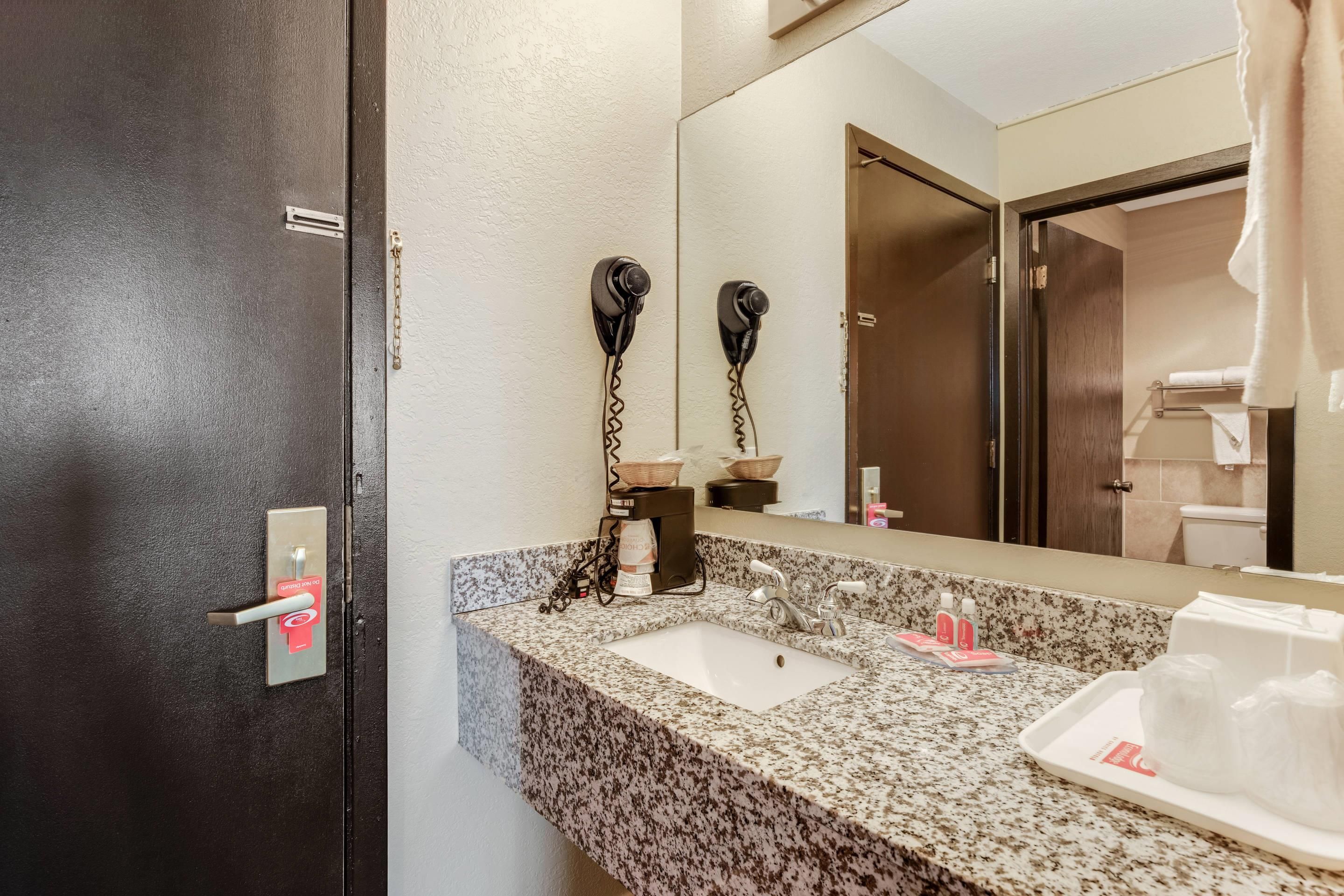 Photo - Econo Lodge Madison East