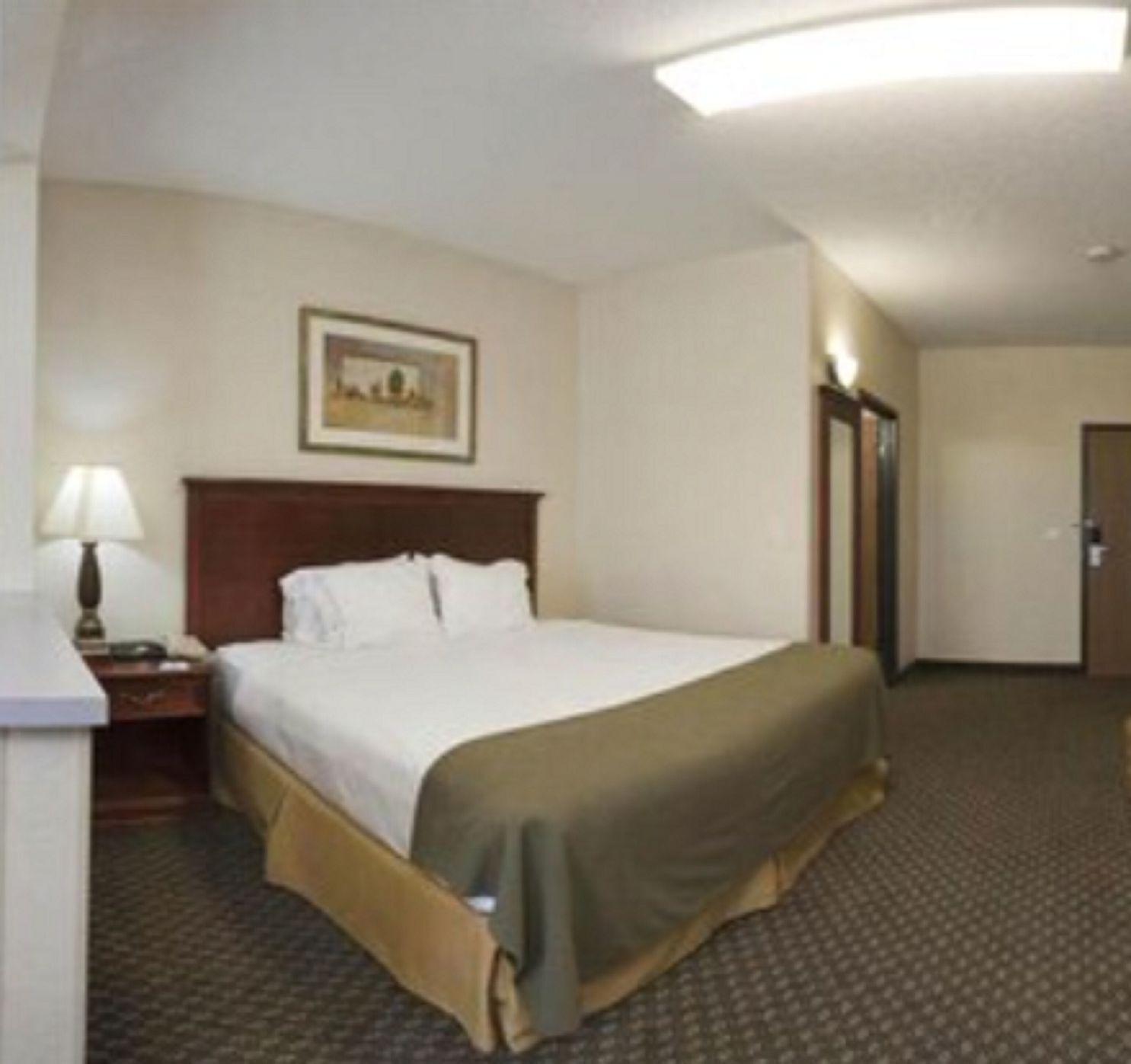 Premium bedding, desk, soundproofing, iron/ironing board
