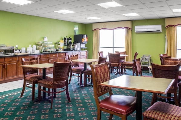 Café da manhã com buffet grátis